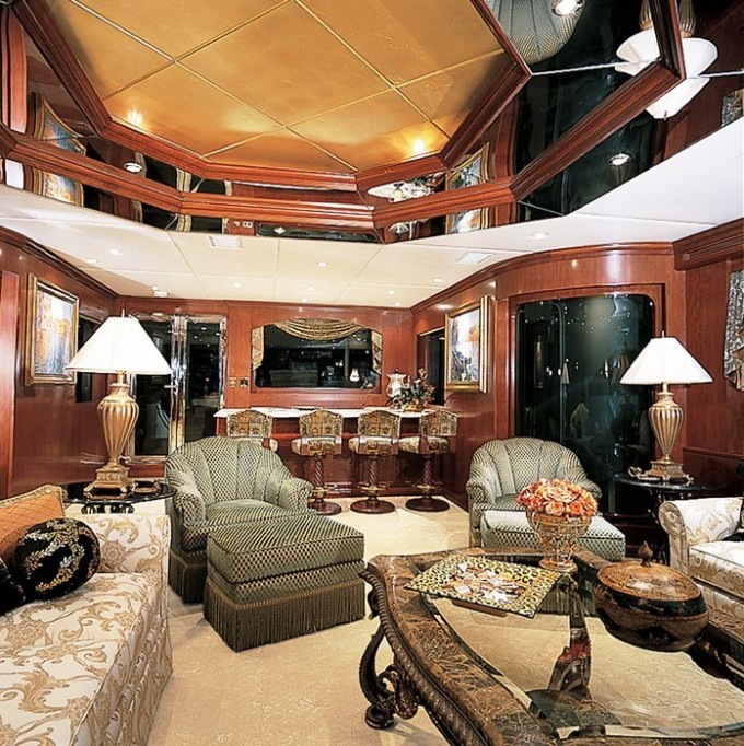 RELENTLESS - The Main Saloon